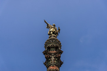 Fototapeta na wymiar Monument to Columbus in the port area of Barcelona, Spain