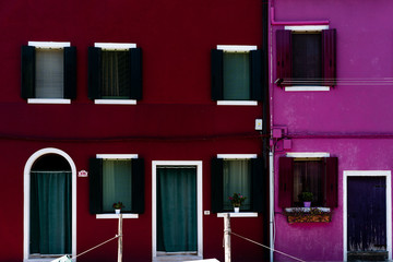 Obraz na płótnie Canvas Pair of colourful houses in Burano
