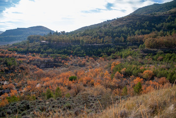 Paisajes cerca del embalse de Beninar