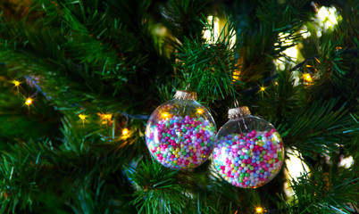 Pareja de bolas de navidad de cristal, rellenas de confetis de colores, para adornar árbol...