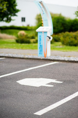 Parking symbol for electric cars, indicating charging stations - 285730899