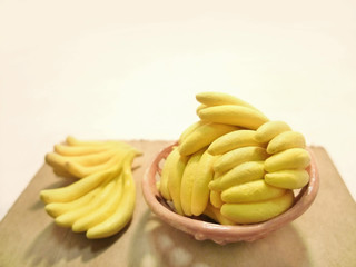 粘土製のバナナ