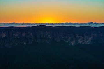 sunrise at govetts leap lookout, blue mountains, australia 2