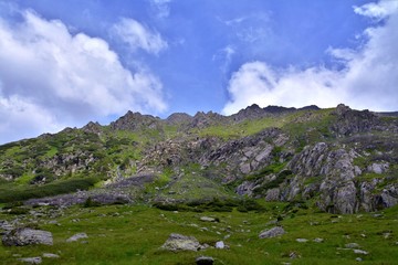 Fototapeta na wymiar Fagaras mountains in spring