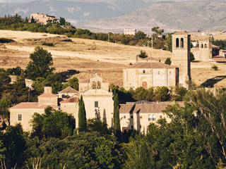 Vista aerea de la iglesia de la Veracruz y la de San Juan de la Cruz, esta ultima donde se encuentra enterrado el Santo, ambas en la ciudad de Segovia,Castilla León,España