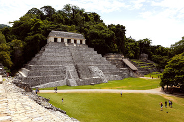 mayan ruins of the temple - 285789205
