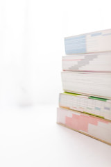 積み重ねた参考書