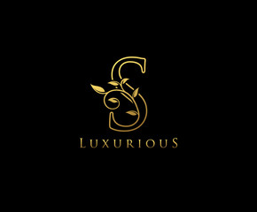 Fototapeta premium Letter S Logo Icon . Initial Letter S Design Vector Luxury Gold Color.Print monogram initials line art sign symbol.