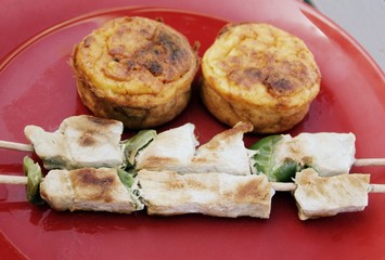 brochettes de dinde et muffins aux légumes