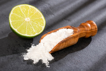 Citrus × latifolia - Lemon lime and baking soda