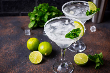 Margarita cocktail with lime and ice