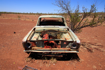 Obraz na płótnie Canvas Rusty car in outback Australia ghost town
