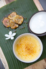 Custard serve with caramel bananas