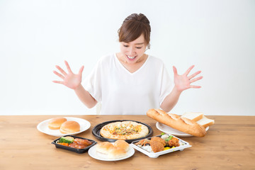 食べる女性