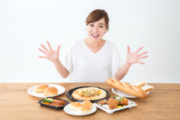 食べる女性