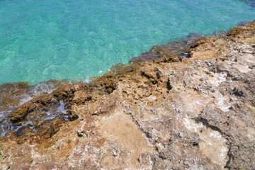 Roccia e mare