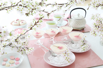 桜のスイーツでティータイム