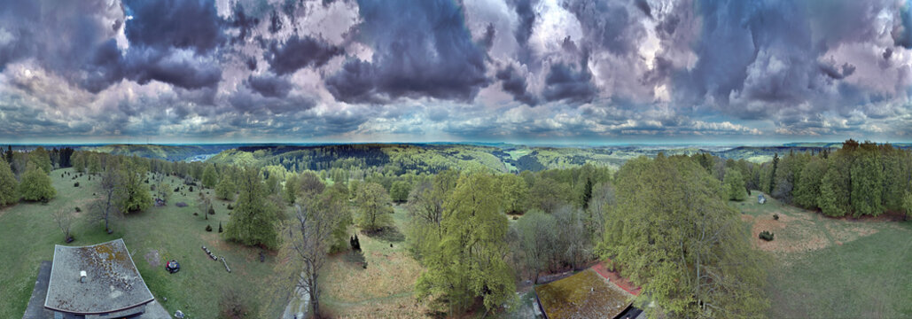 Der Volkmarsberg bei Oberkochen auf der Schw&auml;bischen Alb in Ostw&uuml;rttemberg, 360 Grad Panorama