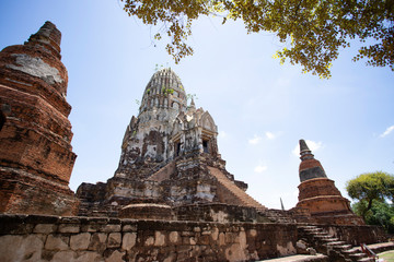 Fototapeta na wymiar Wat Ratchaburana Temple, Ayutthaya, Thailand