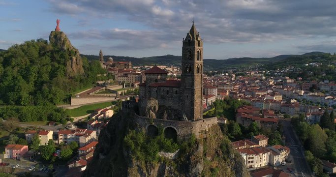 Aerial back traveling, le Puy-en-Velay, Haute-Loire, France