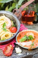 Pasta Scampi vertikal