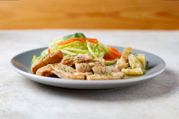 Chicken with zucchini spaguetti