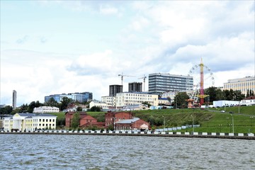 Naklejka premium city by the pond