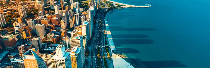 Foto op Plexiglas Chicago stadsgezicht met uitzicht op Lake Michigan van bovenaf © Tierney