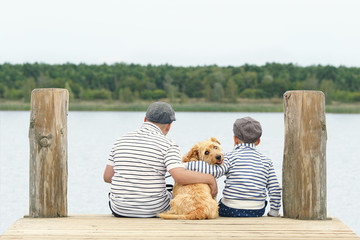 3 Kinder am See