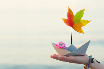 im Herbst am Strand