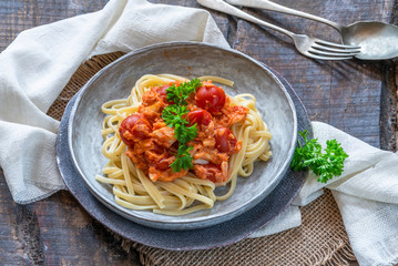 Chilli crab and cherry tomato linguine pasta