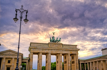 Naklejka premium The Brandenburg Gate located in Pariser Platz in the city of Berlin, Germany.