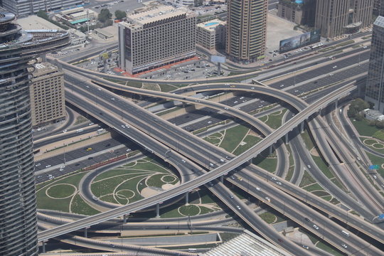 Echangeur d'autoroute &agrave; Duba&iuml;, &Eacute;mirats arabes unis	