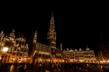 Fototapeta na wymiar Beautiful view at Grand-Place (Grote Markt) in night. The central square of Brussels with the city's Town Hall. One of the most beautiful squares in the world. Brussels, Belgium