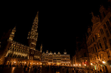 Fototapeta na wymiar Beautiful night view at Grand-Place (Grote Markt). The central square of Brussels with the city's Town Hall. One of the most beautiful squares in the world. Brussels, Belgium