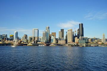Obraz premium Beautiful waterfront downtown of Seattle, in Washington State