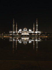 Fototapeta na wymiar Grand Mosque at Night