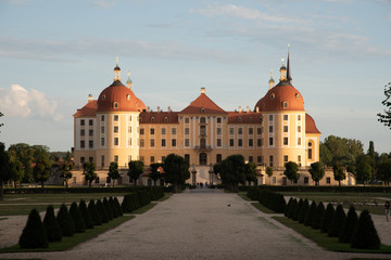 Beim Schloss Moritzburg