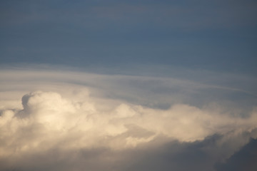 Obraz premium Wonderful Cloud On Sunset Background.