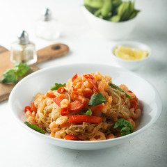 Noodles with shrimps and chili