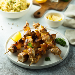 Chicken skewers with lemon