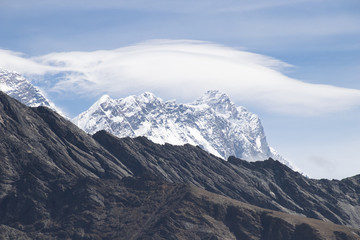 Fototapeta na wymiar Scenic view of Mount Everest 8,848 m and Lhotse 8,516 m at gokyo ri mountain peak near gokyo lake during everest base camp trekking nepal