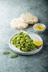 Edamame beans dip with lemon