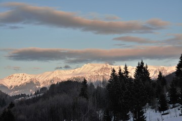 Obraz premium landscape from the Bucegi mountains covered with snow