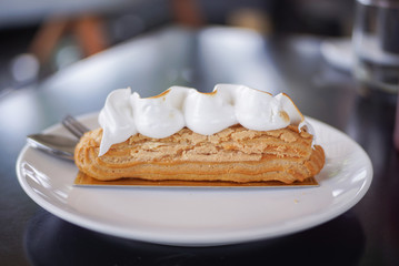  eclair top with meringue
