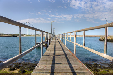 Fototapeta na wymiar wooden bridge on the sea