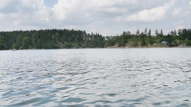 Movement along the water surface of a lake in UHD resolution