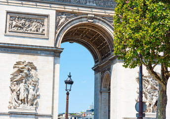 Obraz premium Close up of world famous Arc de Triomphe in Paris