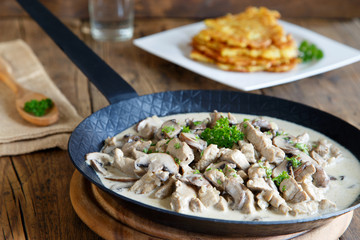  Geschnetzeltes mit Rösti