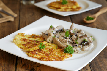 Geschnetzeltes mit Rösti 